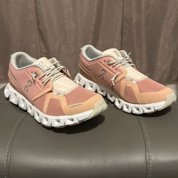 “CLOUD SHOES” - Picture 3 of 4